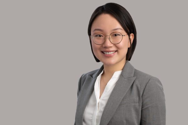 Huiqi (Vicky) Liu, Associate